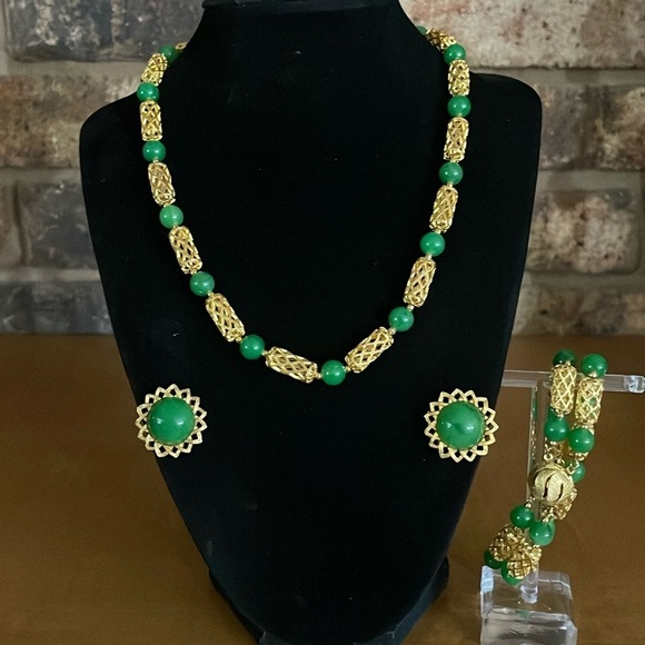 Vintage Jewelry - Vintage gold tone and green beaded necklace bracelet and earring set